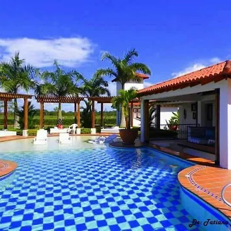 Jaypu Villavicencio *